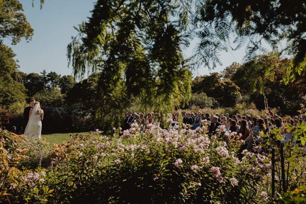 Romantic late summer wedding at Stone Acres Farm in Mystic, CT. Miriam + Nathaniel’s classic August celebration featured timeless details