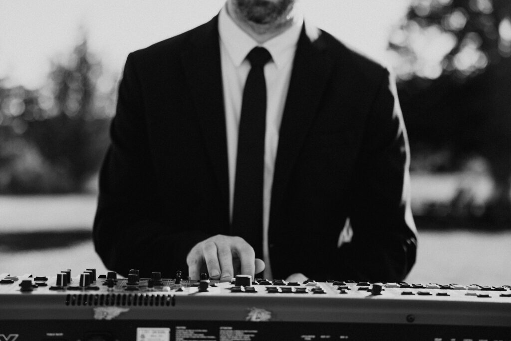 Saltwater Farm Vineyard Wedding | Meg + Kyle