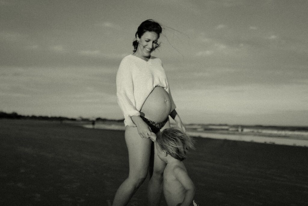 A Film Inspired Family Maternity Session at Narragansett Beach
