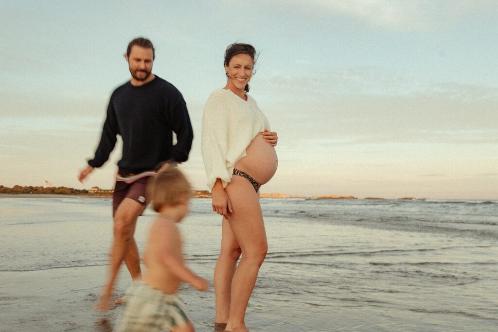 A Film Inspired Family Maternity Session at Narragansett Beach